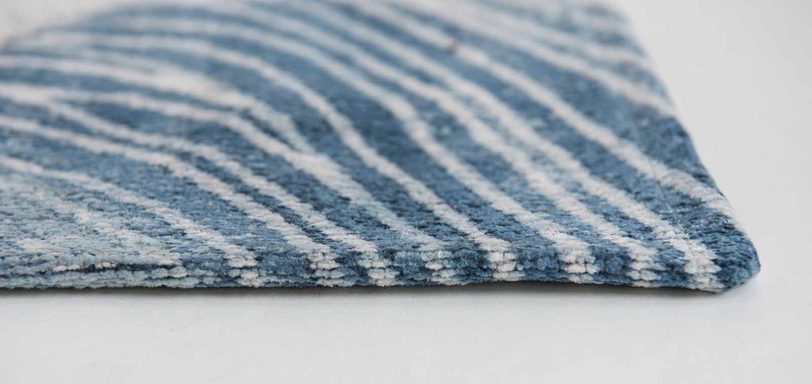Louis De Poortere tappeti Villa Nova LX 8756 Akina Indigo side
